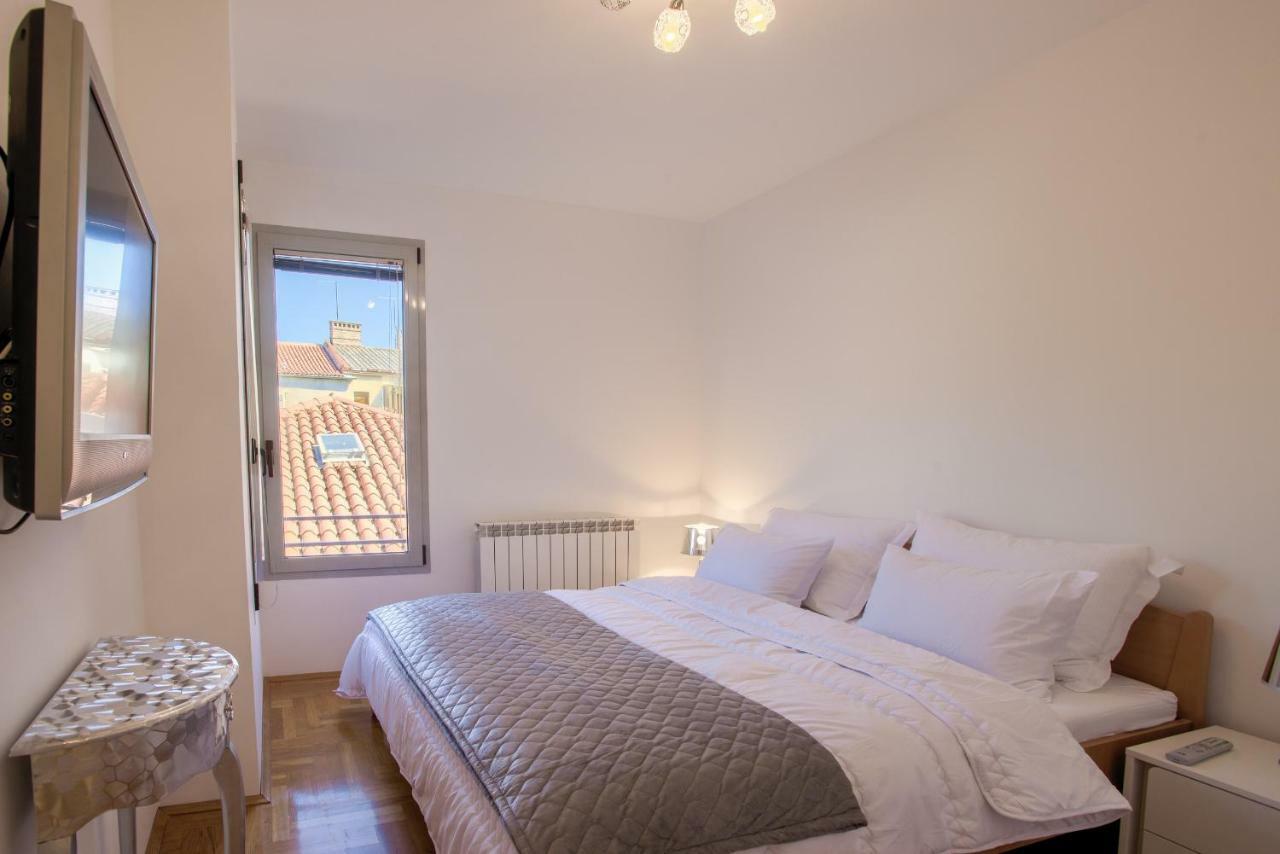 Apartment San Rocco Center Pula Exteriör bild